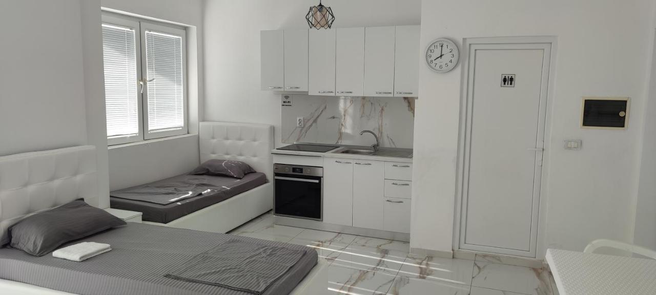 Golem Apartment Екстер'єр фото